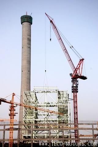 【電廠】寧夏天元熱電聯(lián)產(chǎn)有限公司2×350MW自備熱電廠工程2號(hào)機(jī)組鍋爐大板梁順利開(kāi)始吊裝